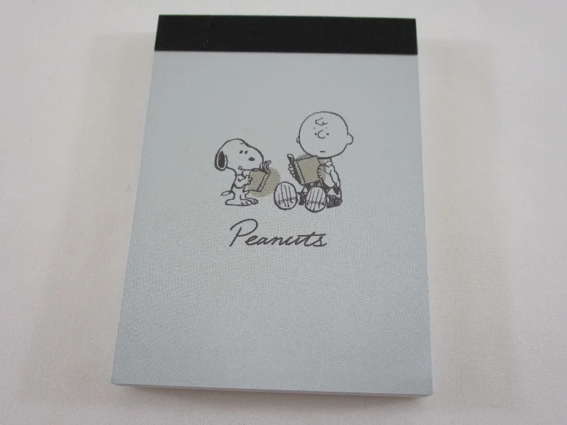 Cute Kawaii Peanuts Snoopy Mini Notepad / Memo Pad Kamio - K Reading - Stationery Designer Paper Collection